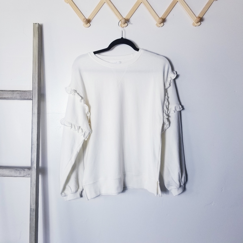 TIME AND TRU WHITE RUFFLE SLEEVE SWEATSHIRT 100% COTTON SIZE SMALL